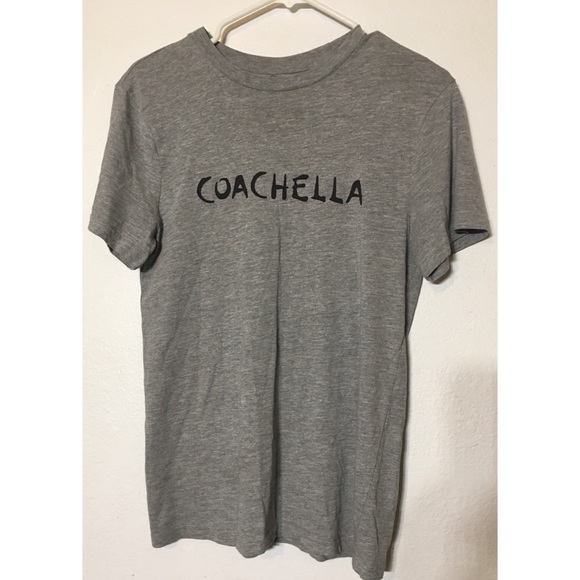 H&M Tops - 🧜🏽‍♀️ H&M Coachella gray t shirt